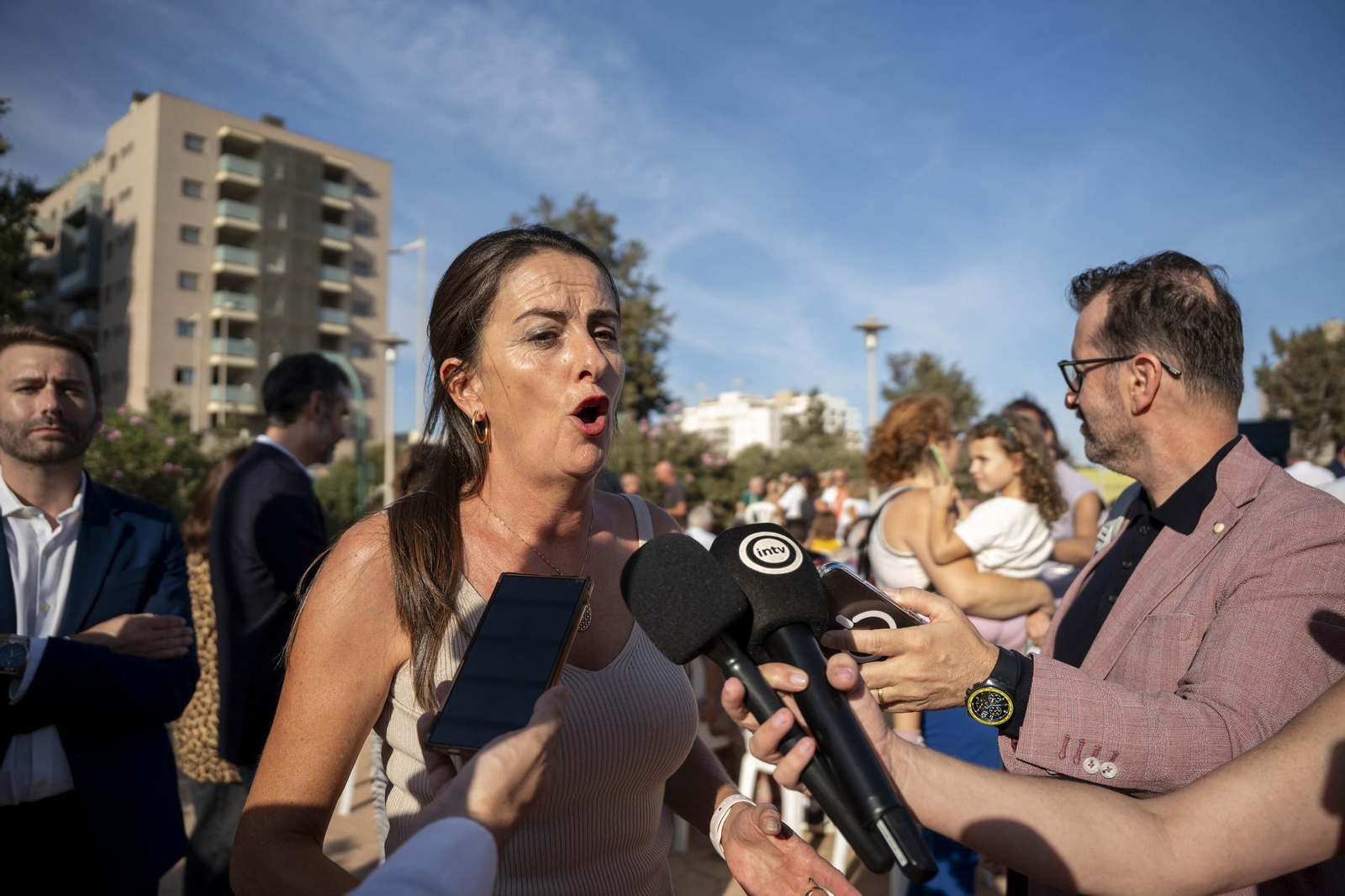 Las imágenes de la primera piedra del centro de día ocupacional Juan Goytisolo de Verdiblanca en Almería