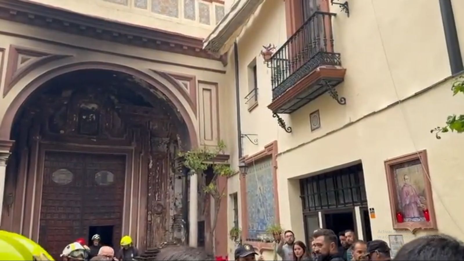 Estado en que quedó el atrio tras el incendio del pasado 26 de octubre