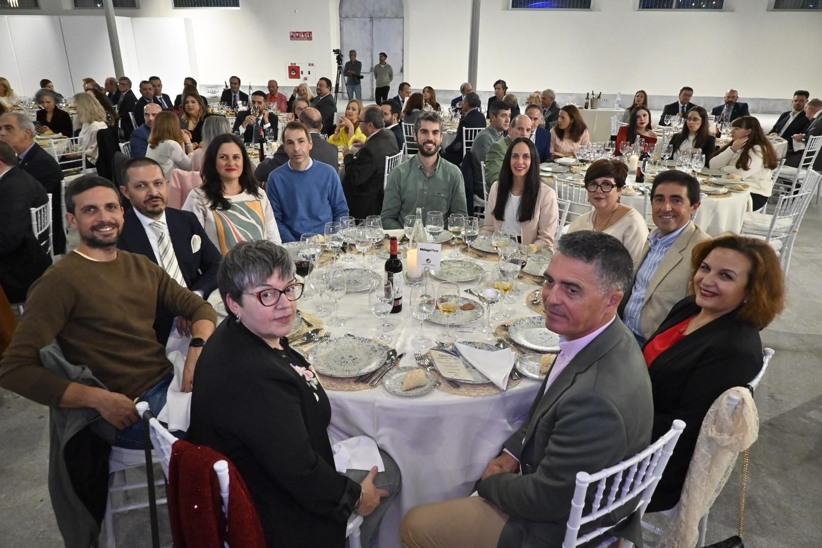 Imágenes de los invitados a la gala de los  37 premios Onubenses del Año