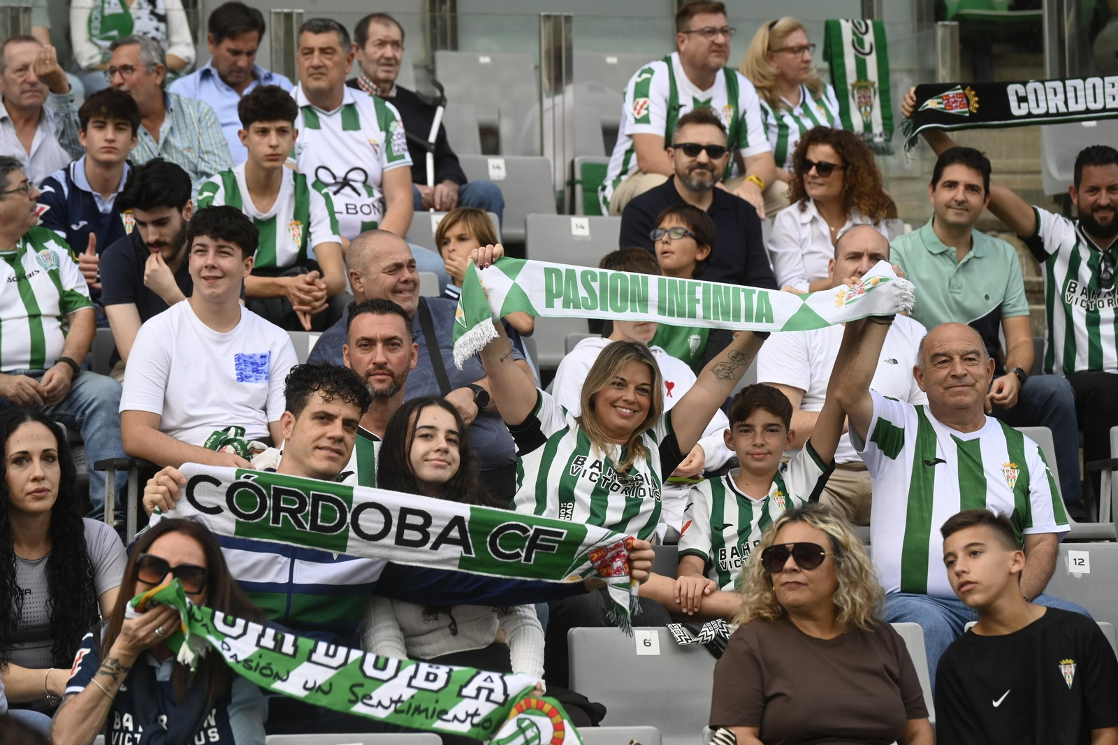 Las mejores fotos del imponente ambiente en El Arcángel para el Córdoba CF - Ceuta