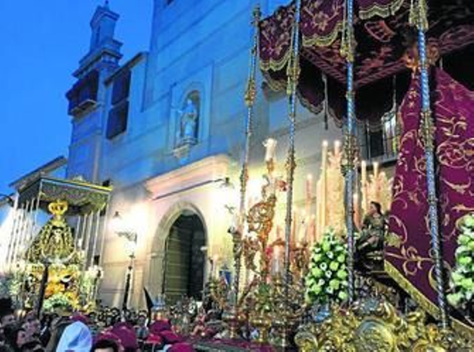 Momento del encuentro de las Vírgenes de Consuelo y Servitas.