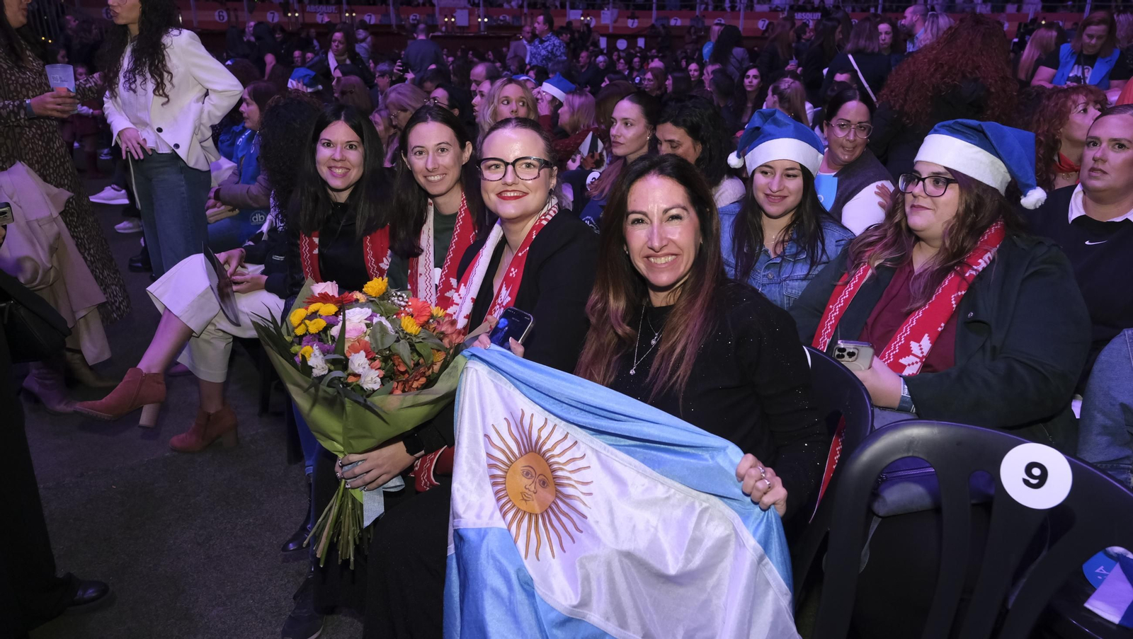 David Bisbal enamora a su Almería en el inicio de la gira 'Todo es Posible en Navidad', en fotografías
