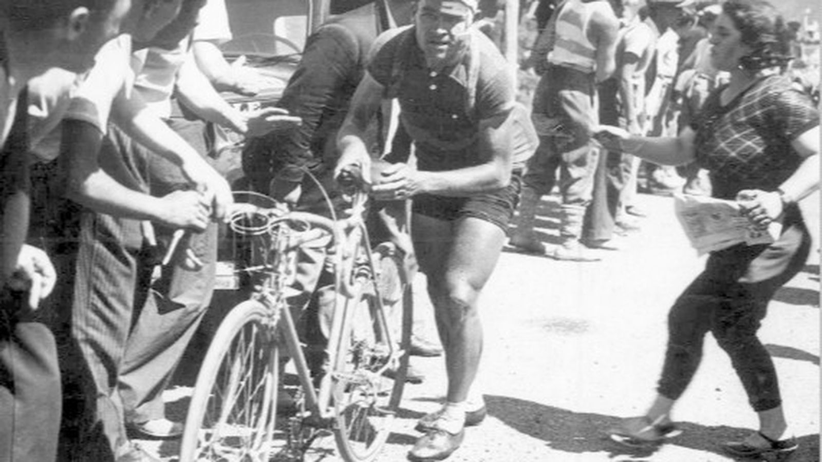 Una imagen antigua de la Vuelta Ciclista a España.