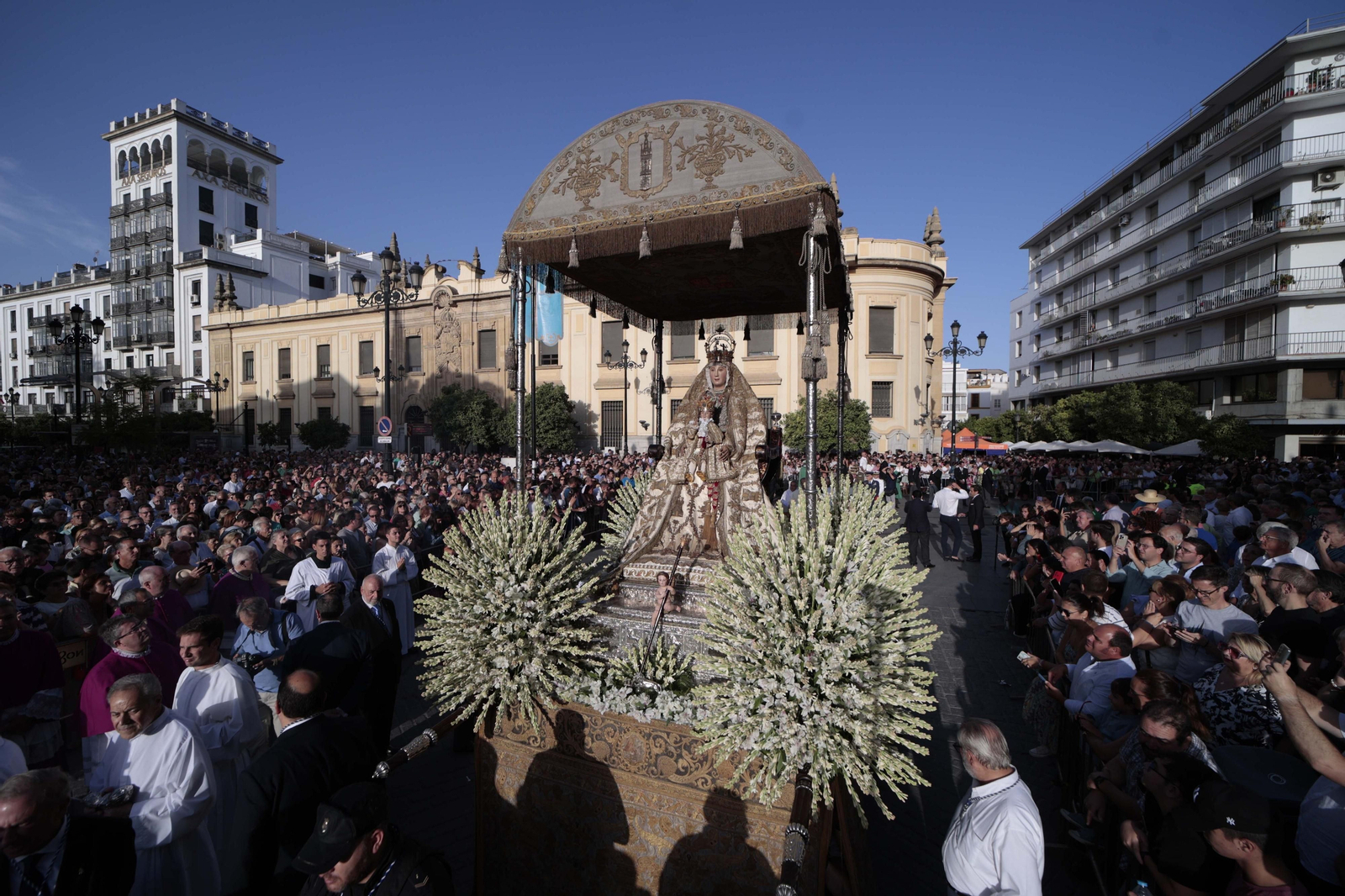 La procesión de la Virgen de los Reyes en imágenes