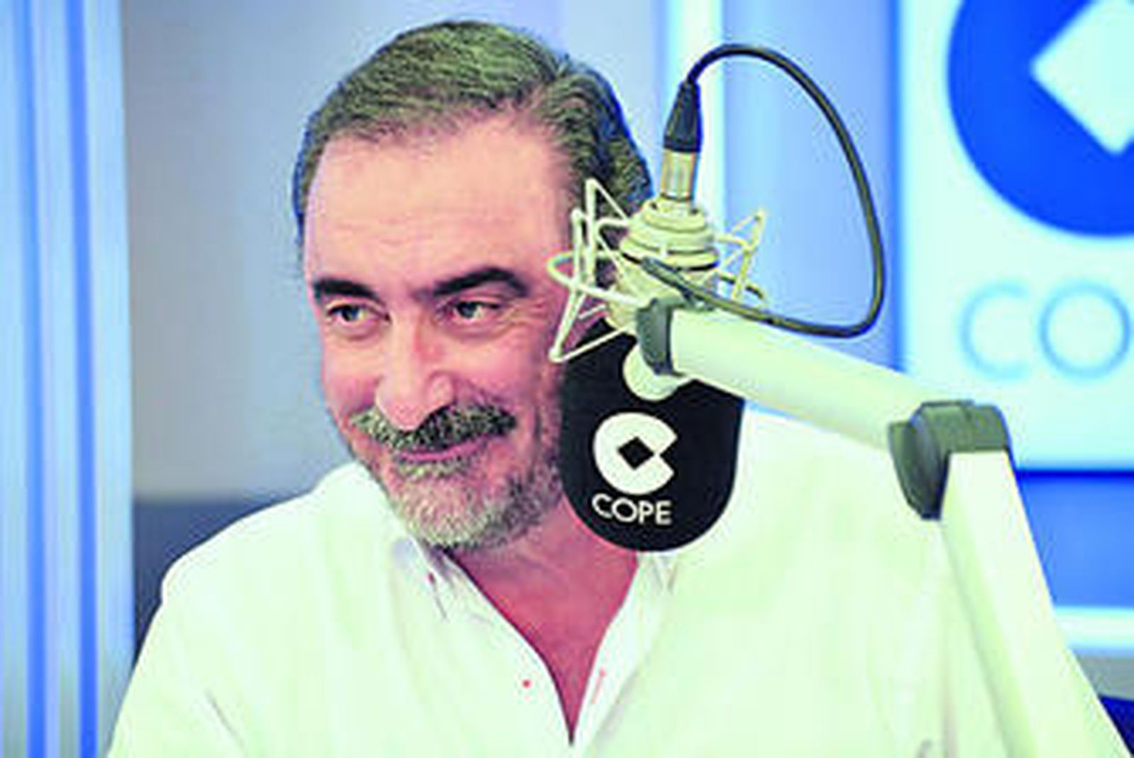 "El Twitter es el palacio del tonto, aunque haya gente interesante"