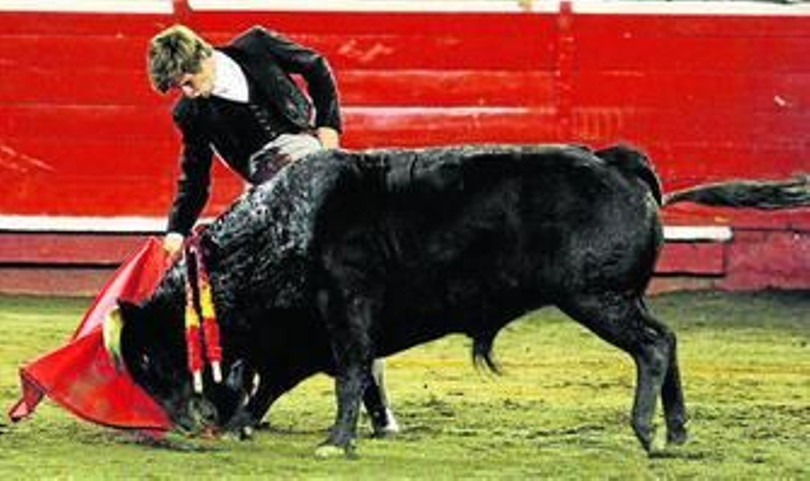 El Juli impactó con su toreo en la plaza de toros de Manizales.