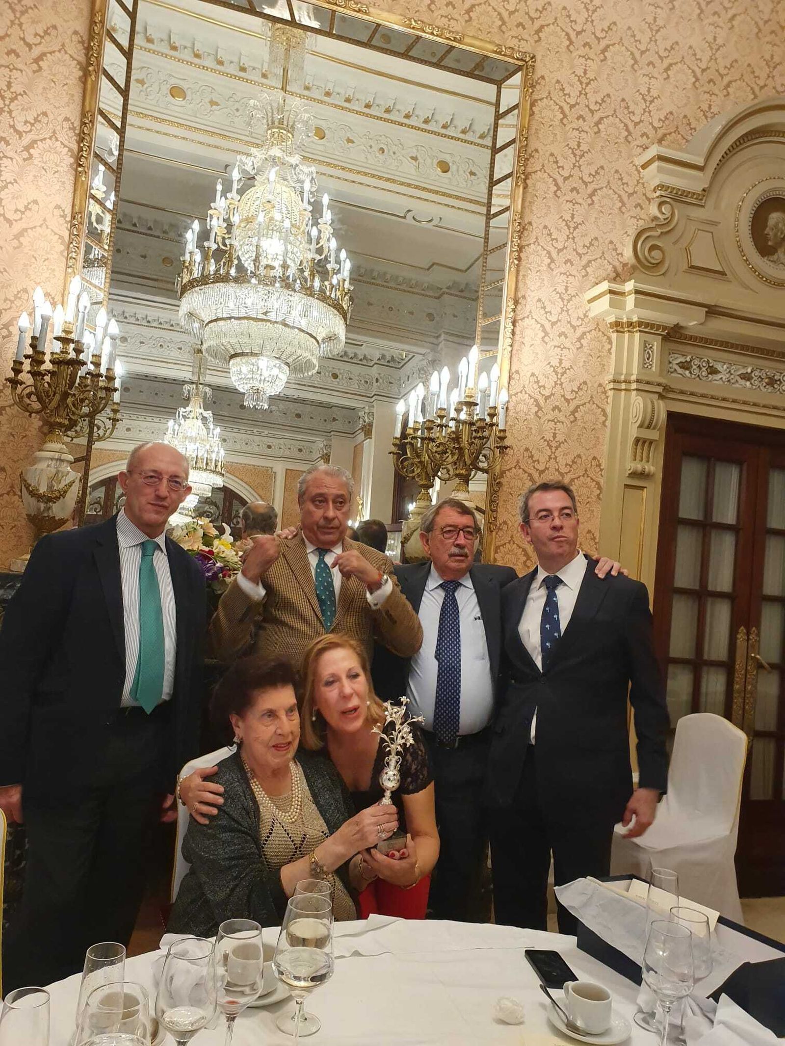 María Jesús Madrigal, socia de honor del Club Cultural Guadalquivir