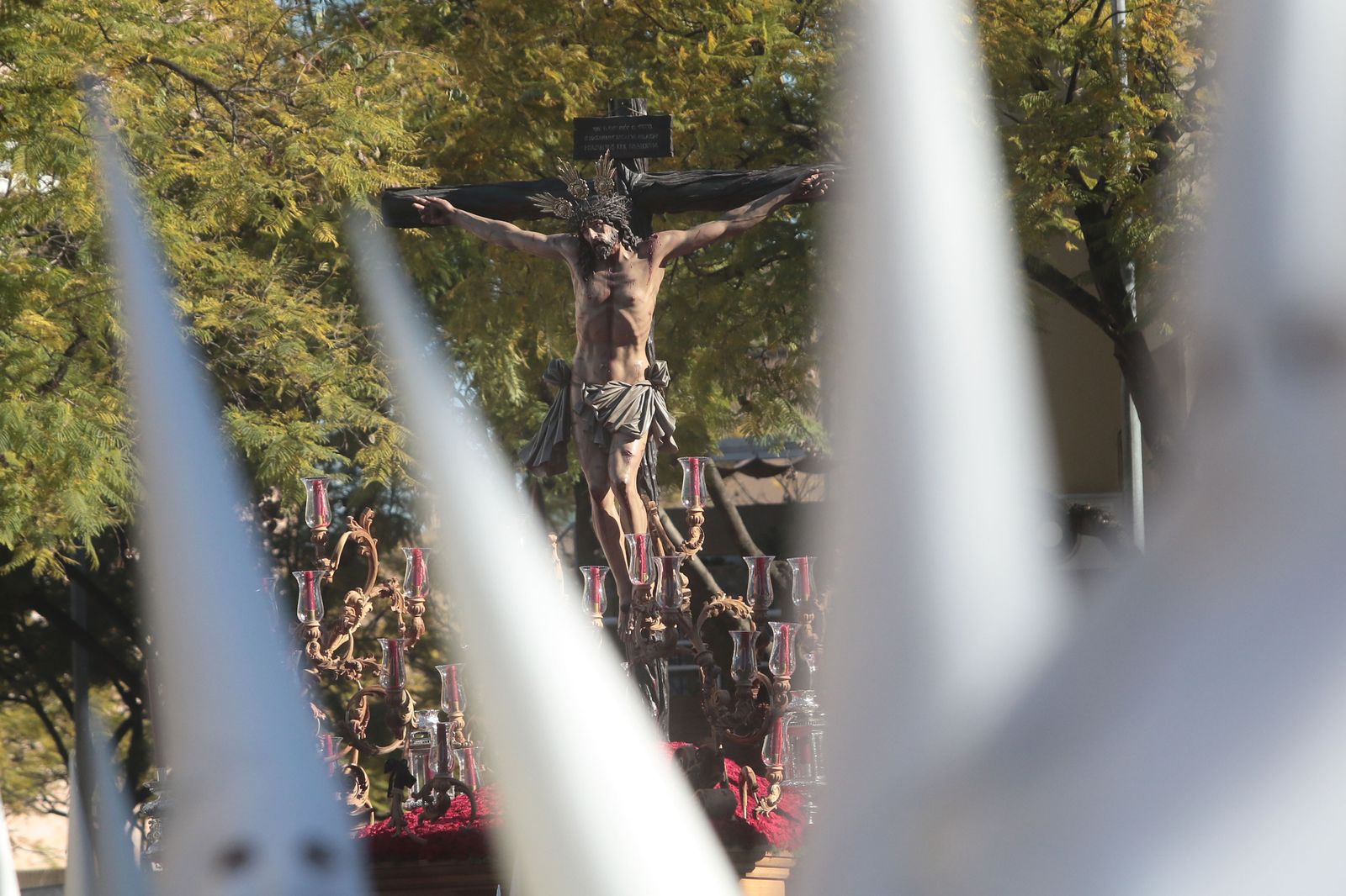 El Santísimo Cristo de la Sed cuando procesionaba en la tarde del Sábado de Pasión.