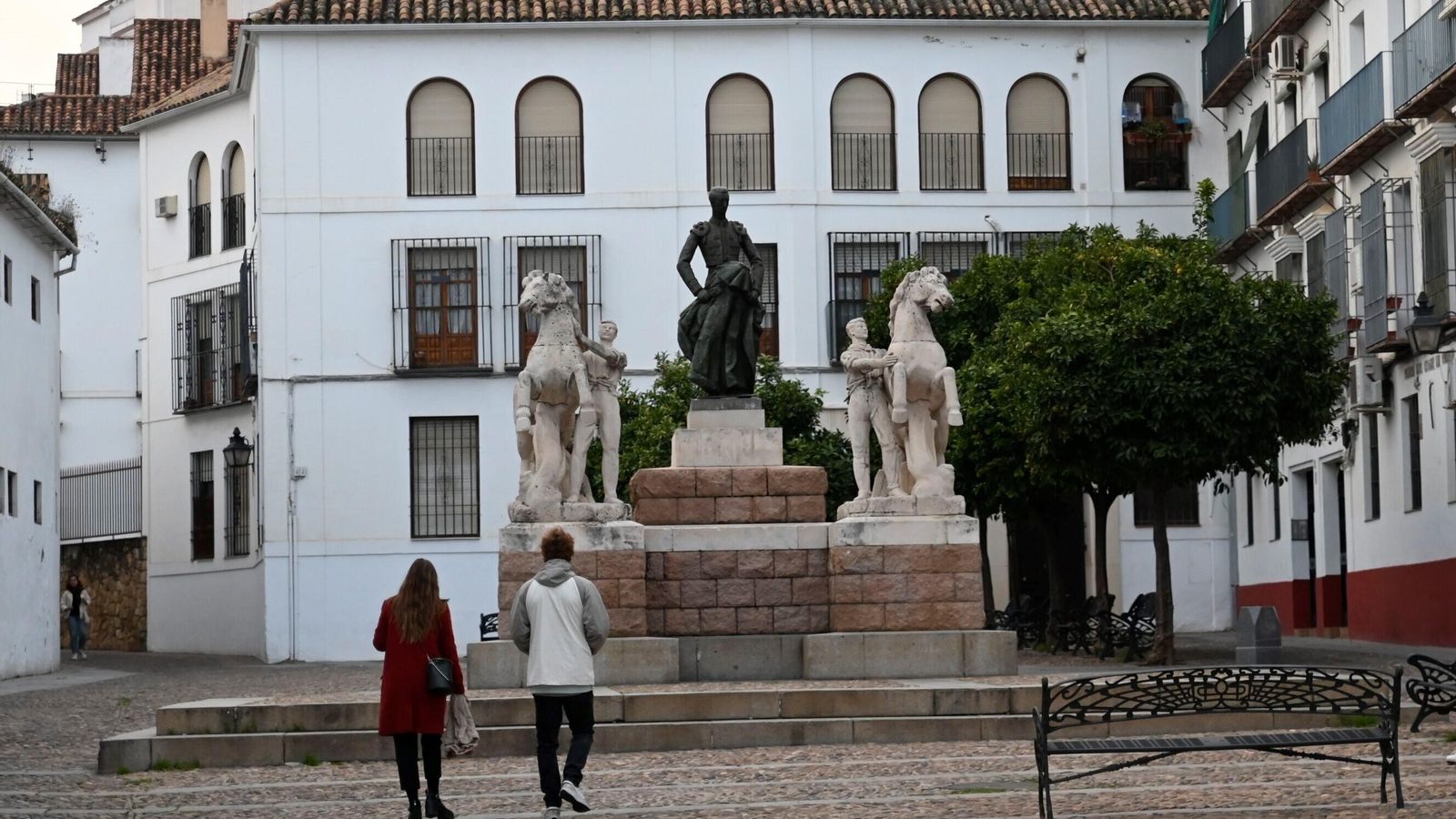 Monumento a Manolete, en la plaza de los Condes de Priego Monumento a Manolete, en la plaza de los Condes de Priego