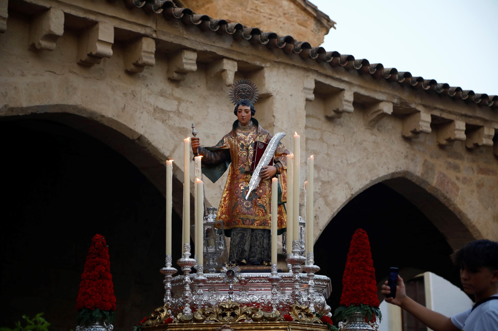 La procesión de San Lorenzo Mártir en Córdoba, en imágenes