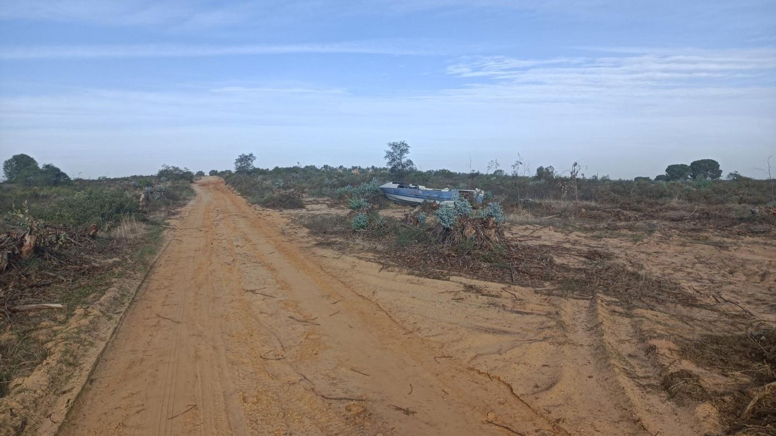 El terreno en algunos tramos es de arena fina. El terreno en algunos tramos es de arena fina.