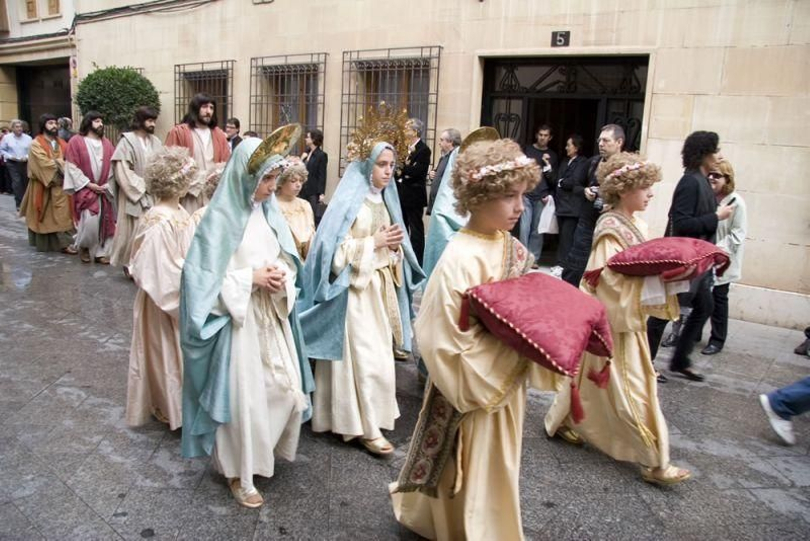 Los niños son parte importante de la celebración.