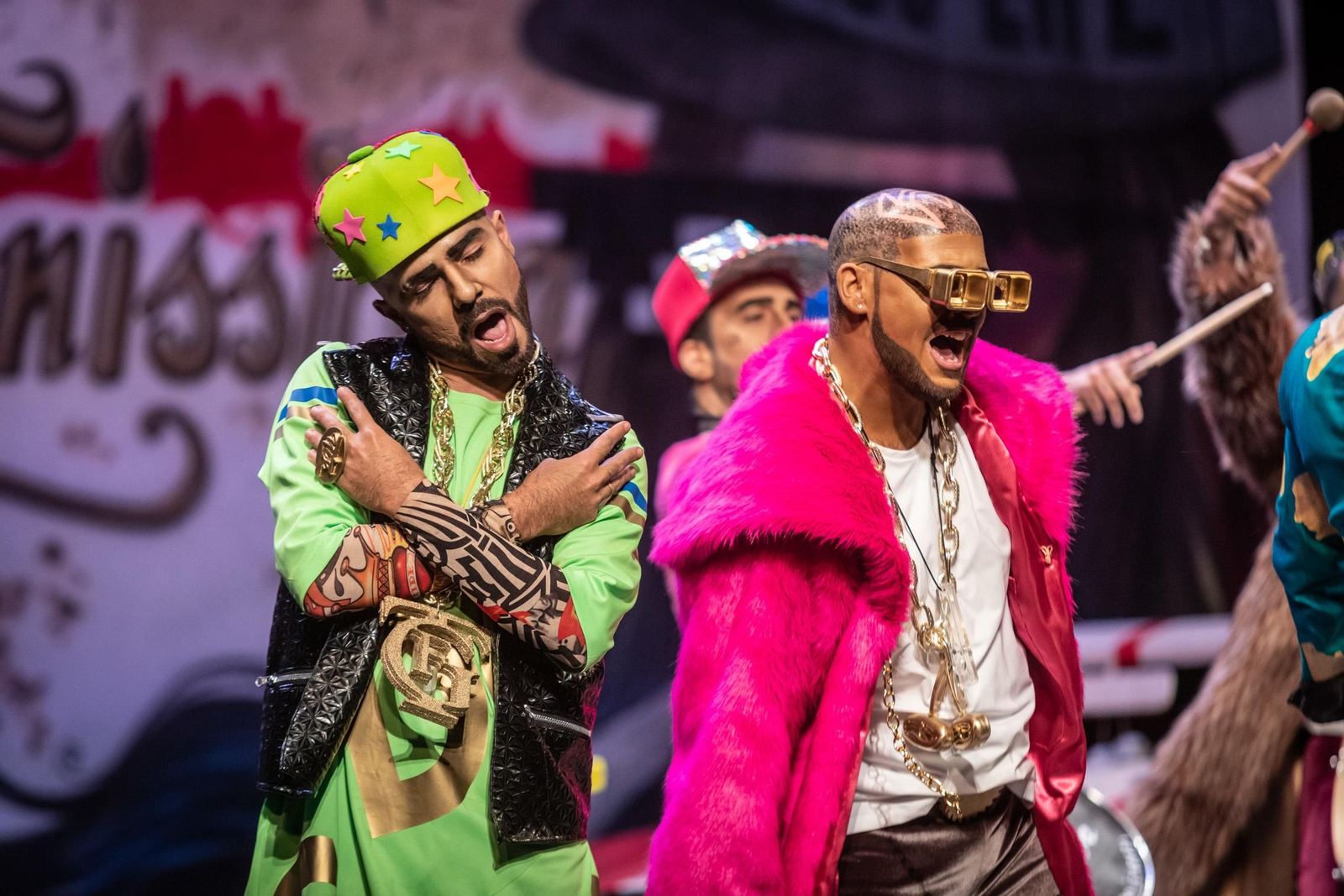 Chirigota 'Daddy Cadi' en el escenario