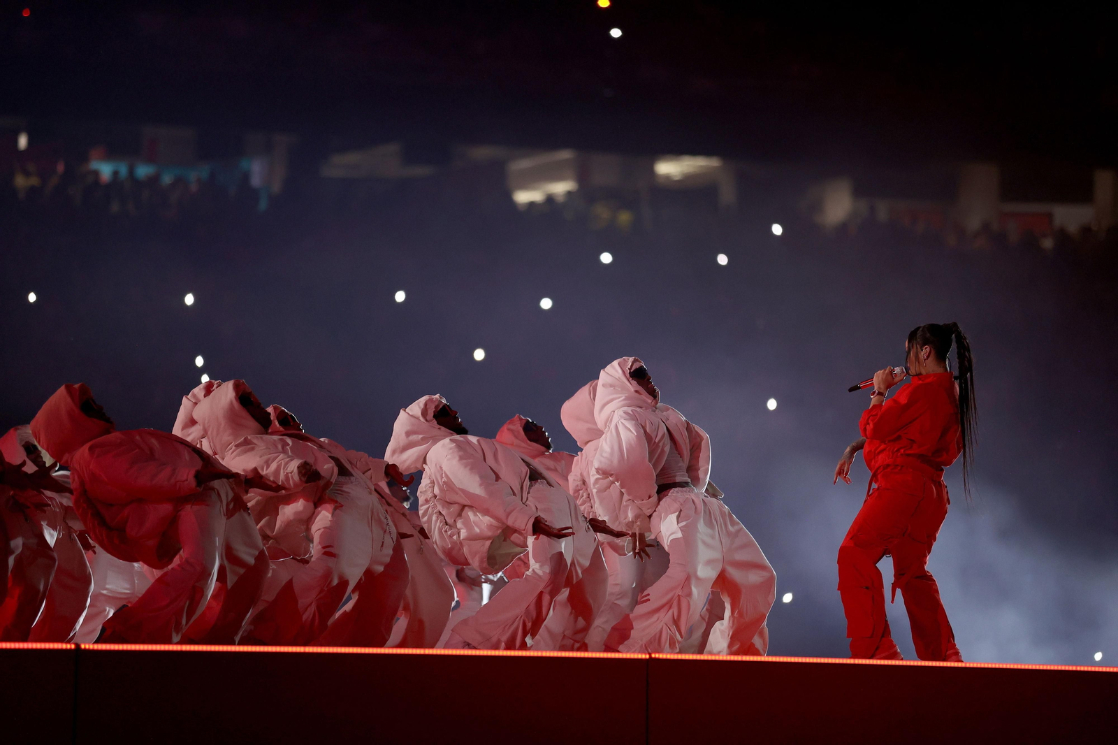 Las imágenes de la actuación de Rihanna en la Super Bowl 2023