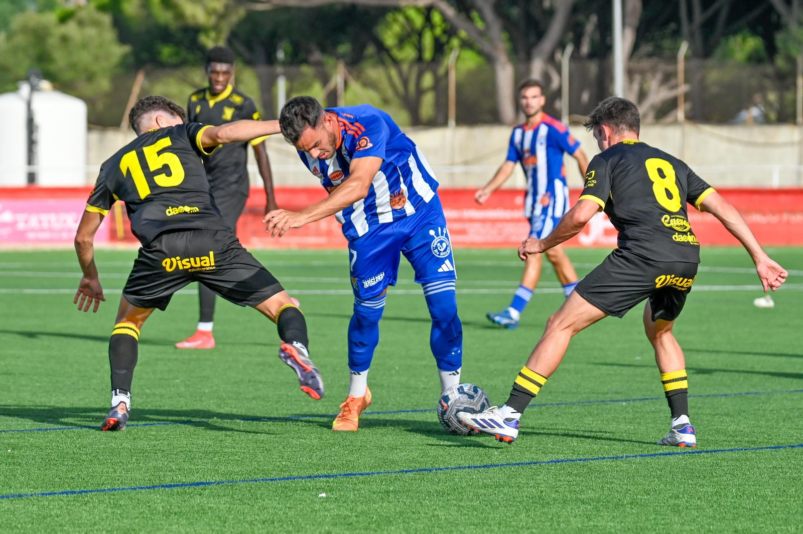 Imágenes del Xerez CD-Sanluqueño en el XLIX Trofeo Ciudad de El Puerto