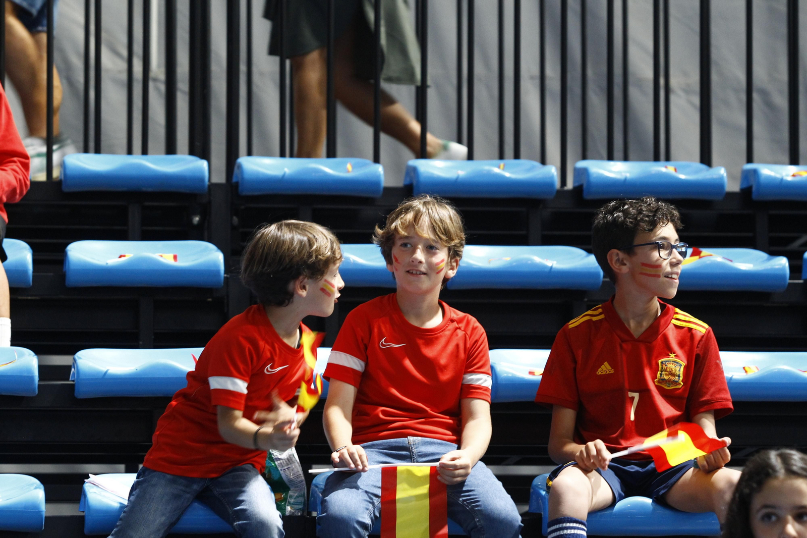 Imágenes del España-Dinamarca de la EHF Euro Cup de balonmano, en Almería