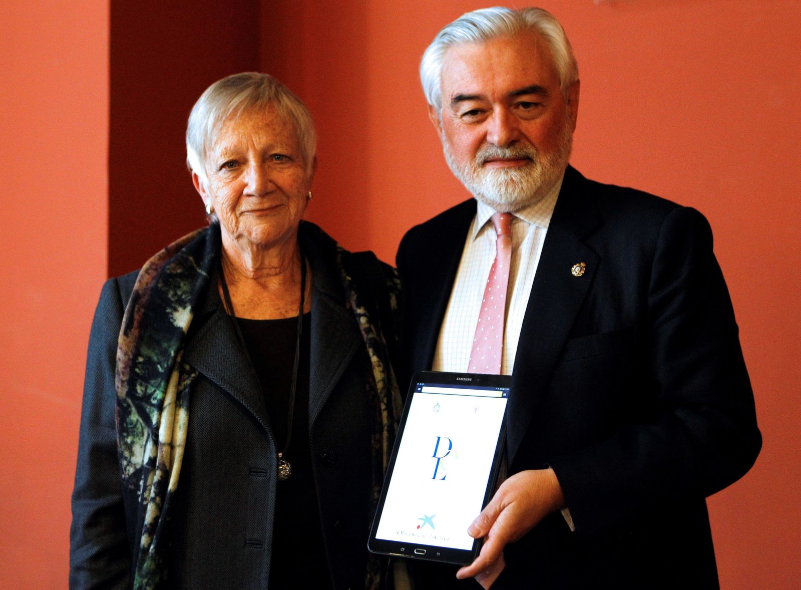Darío Villanueva y Paz Battaner, ayer en la Real Academia de la Lengua.