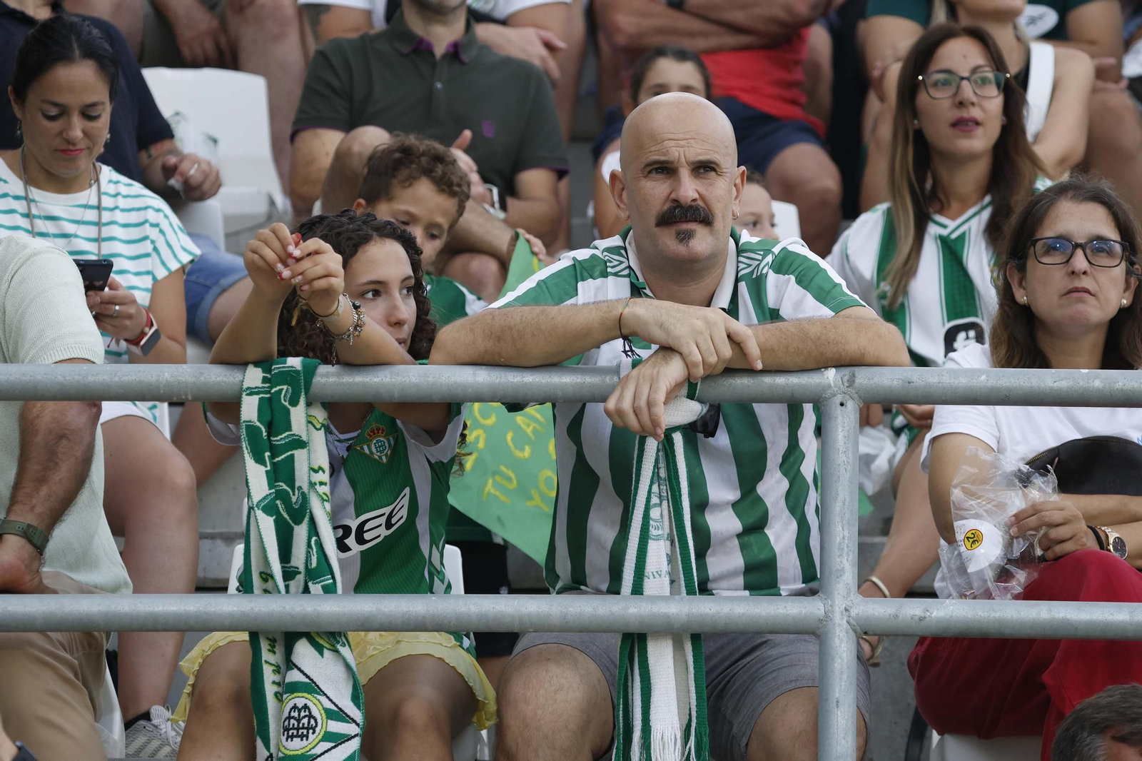 Las fotos del Betis-Como disputado en el Ciudad de La Línea (2-3)