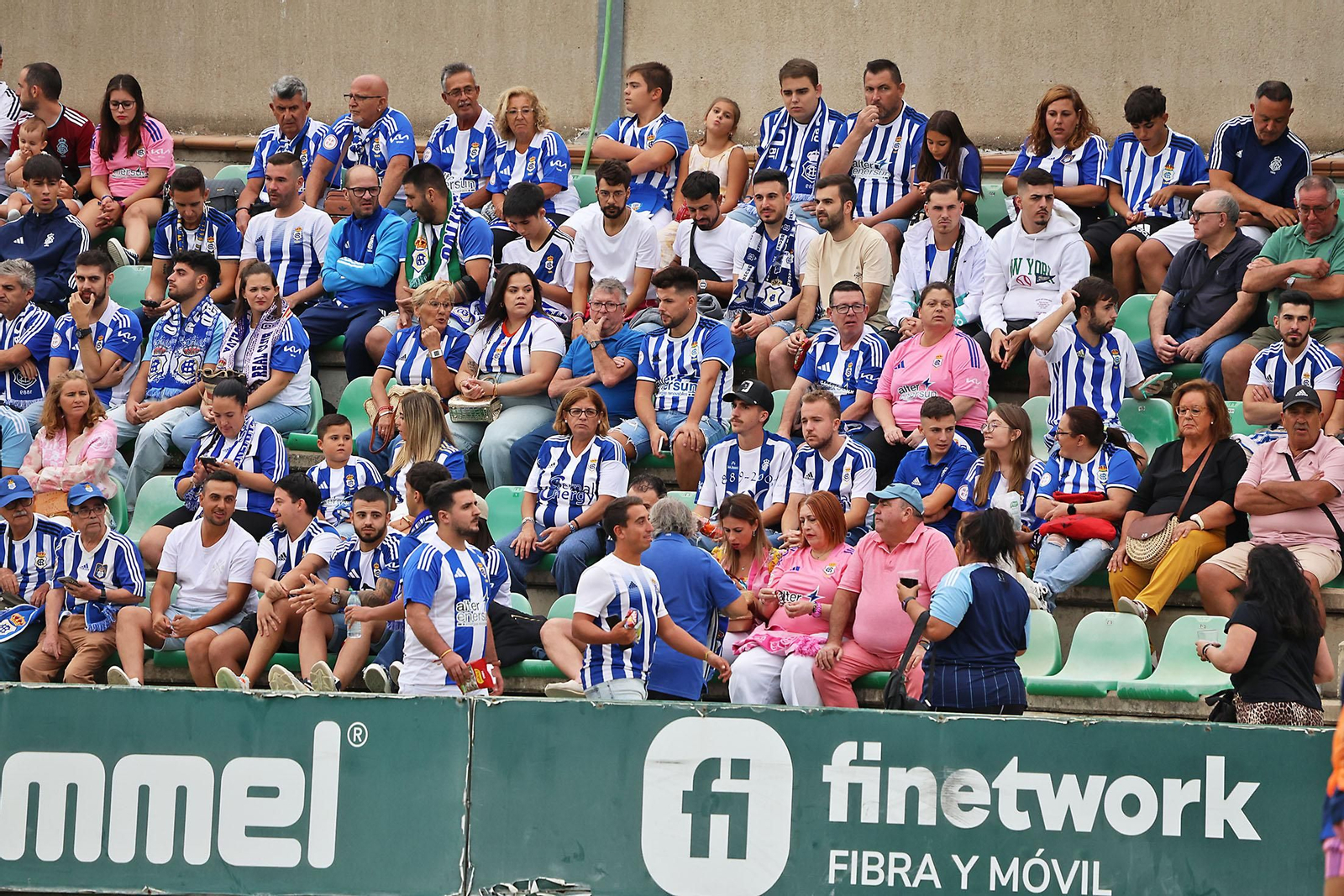 Búscate en las gradas del Betis Deportivo-Recreativo de Huelva
