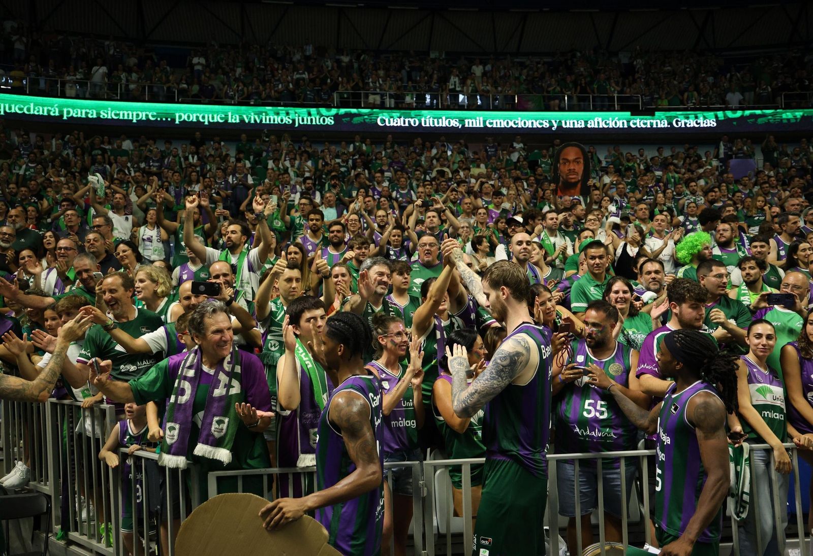 Piel de gallina con el adiós del Carpena al Unicaja