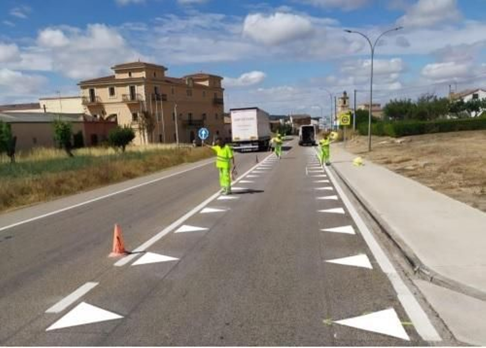 Señalización tipo diente de dragón prevista en el proyecto. Señalización tipo diente de dragón prevista en el proyecto.