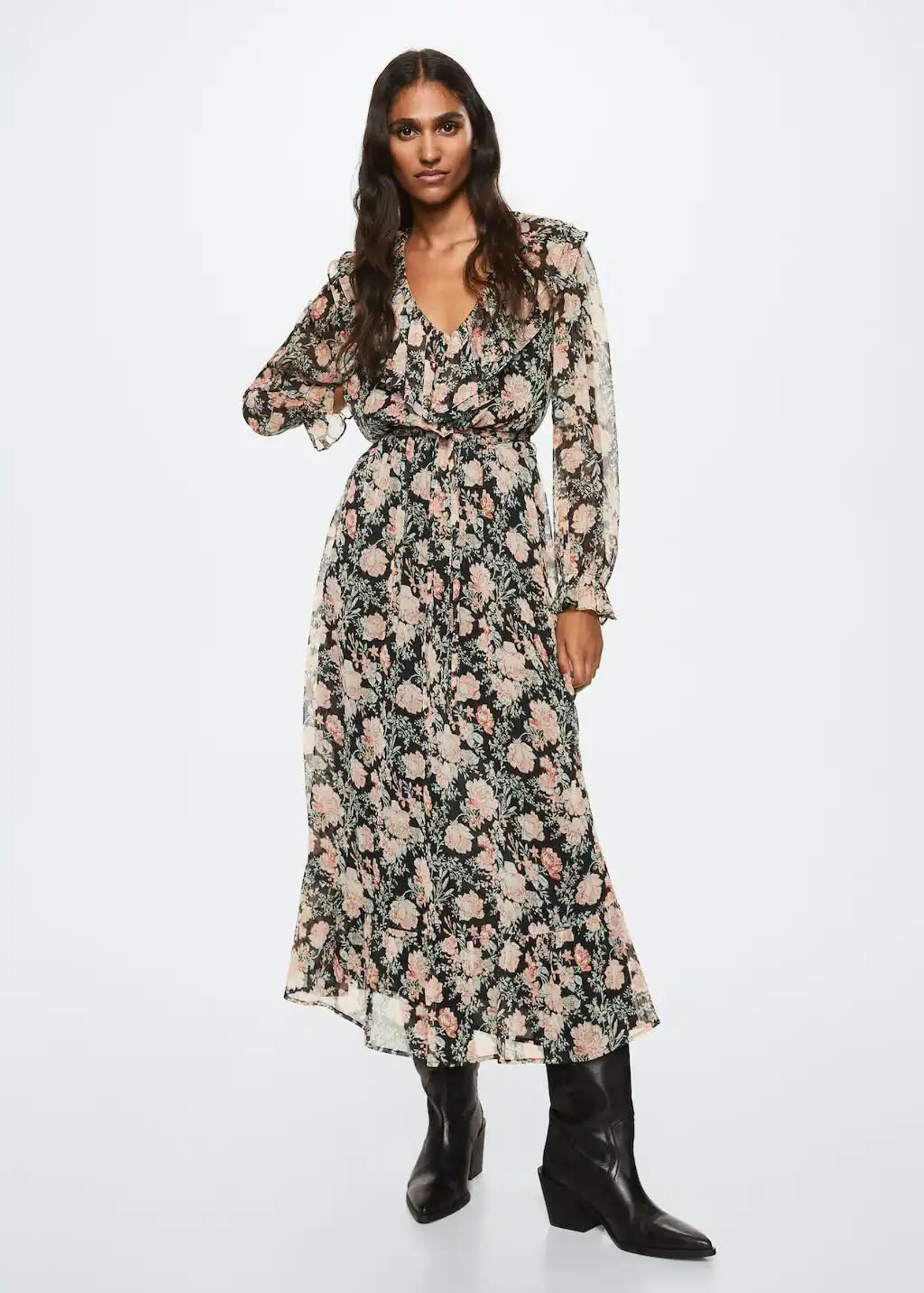 Vestido con estampado floral de Mango. Vestido con estampado floral de Mango.
