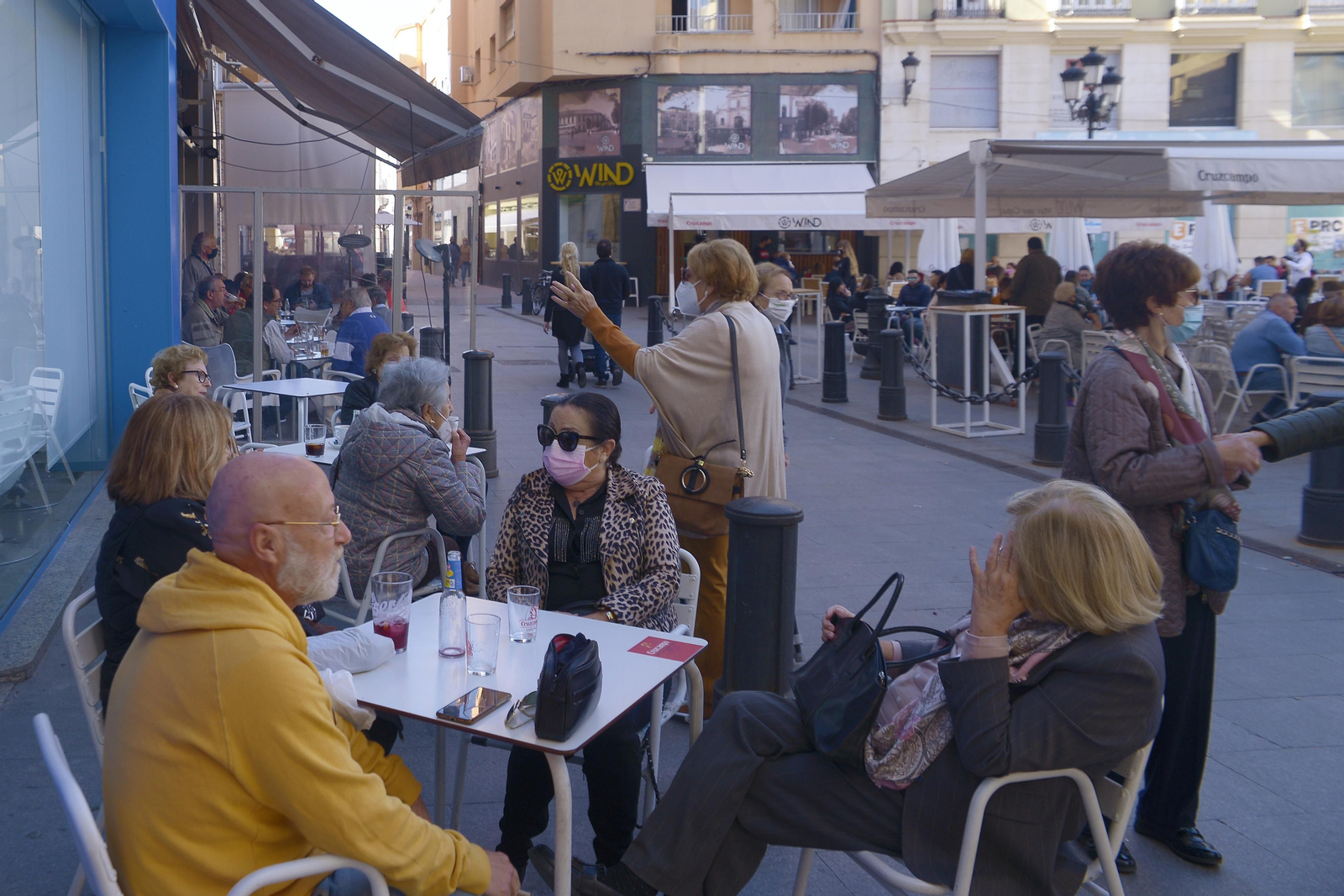 Fotos de ambiente de las calles en La Línea