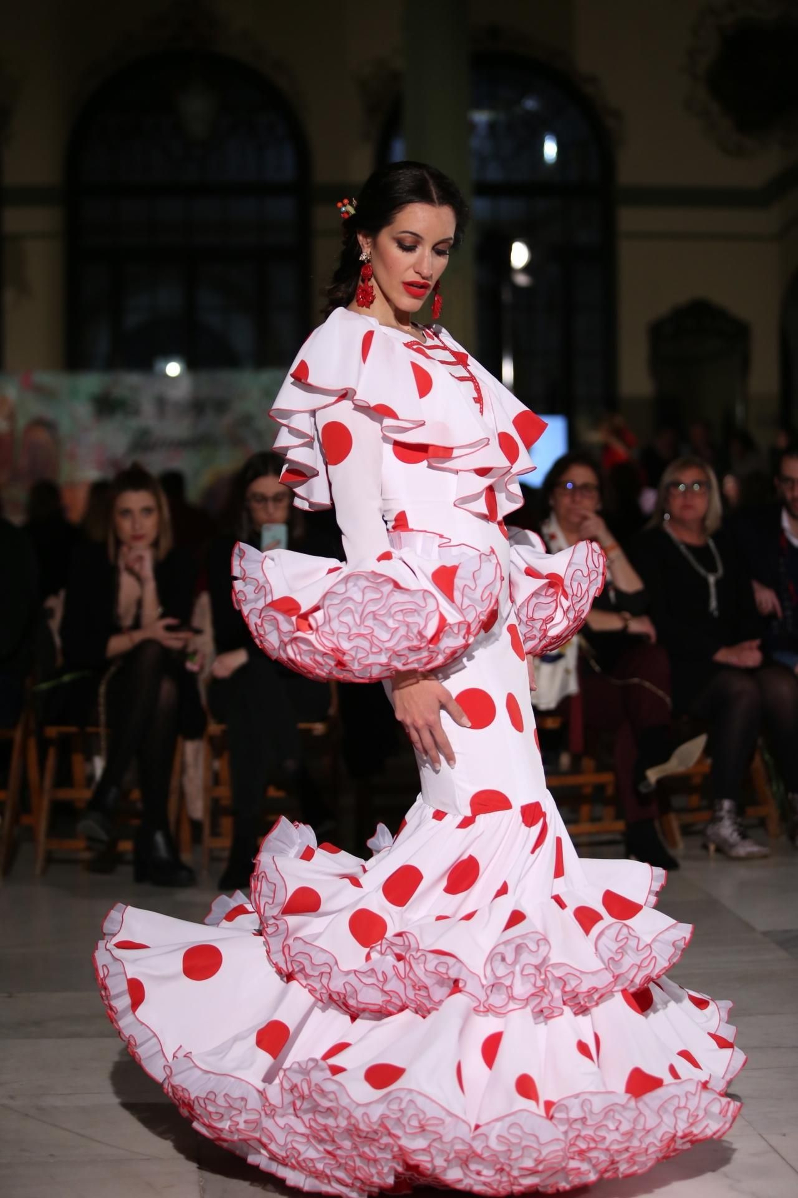 José Manuel Valencia presenta su colección en Viva by We Love Flamenco, todas las fotos del desfile