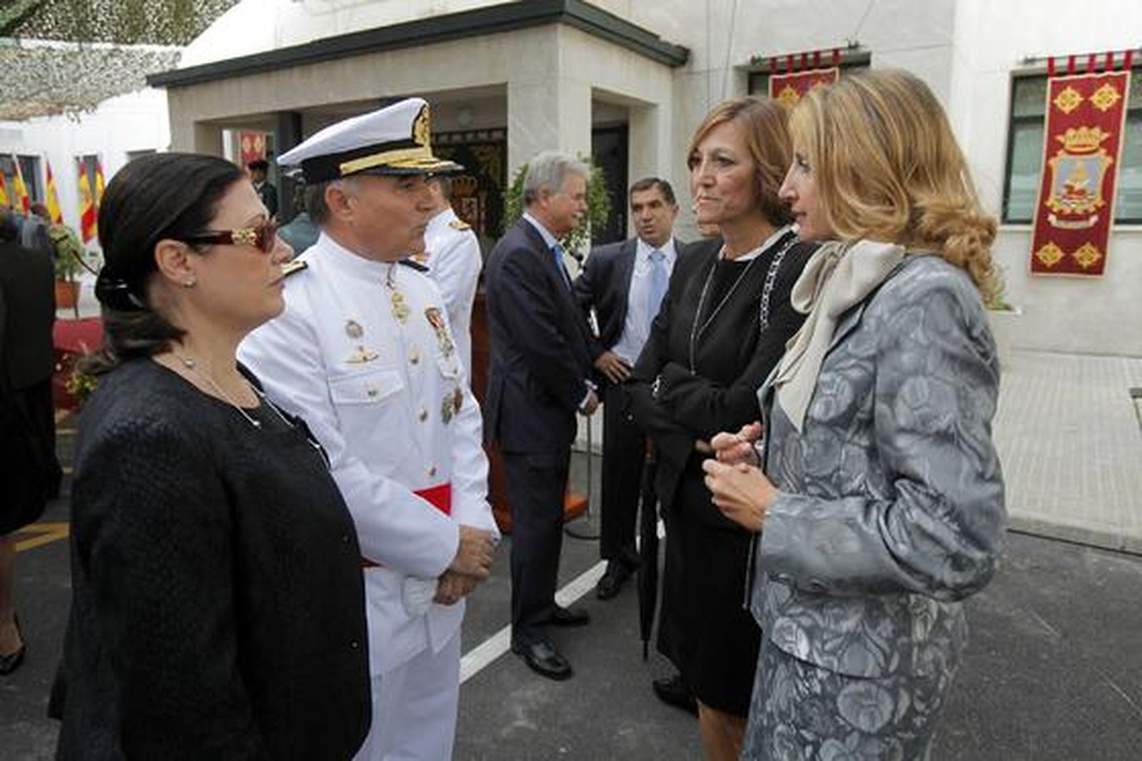 La Comandancia de la Guardia Civil de Cádiz celebra la festividad de su Patrona, la Virgen del Pilar.

Foto: Jesus Marin
