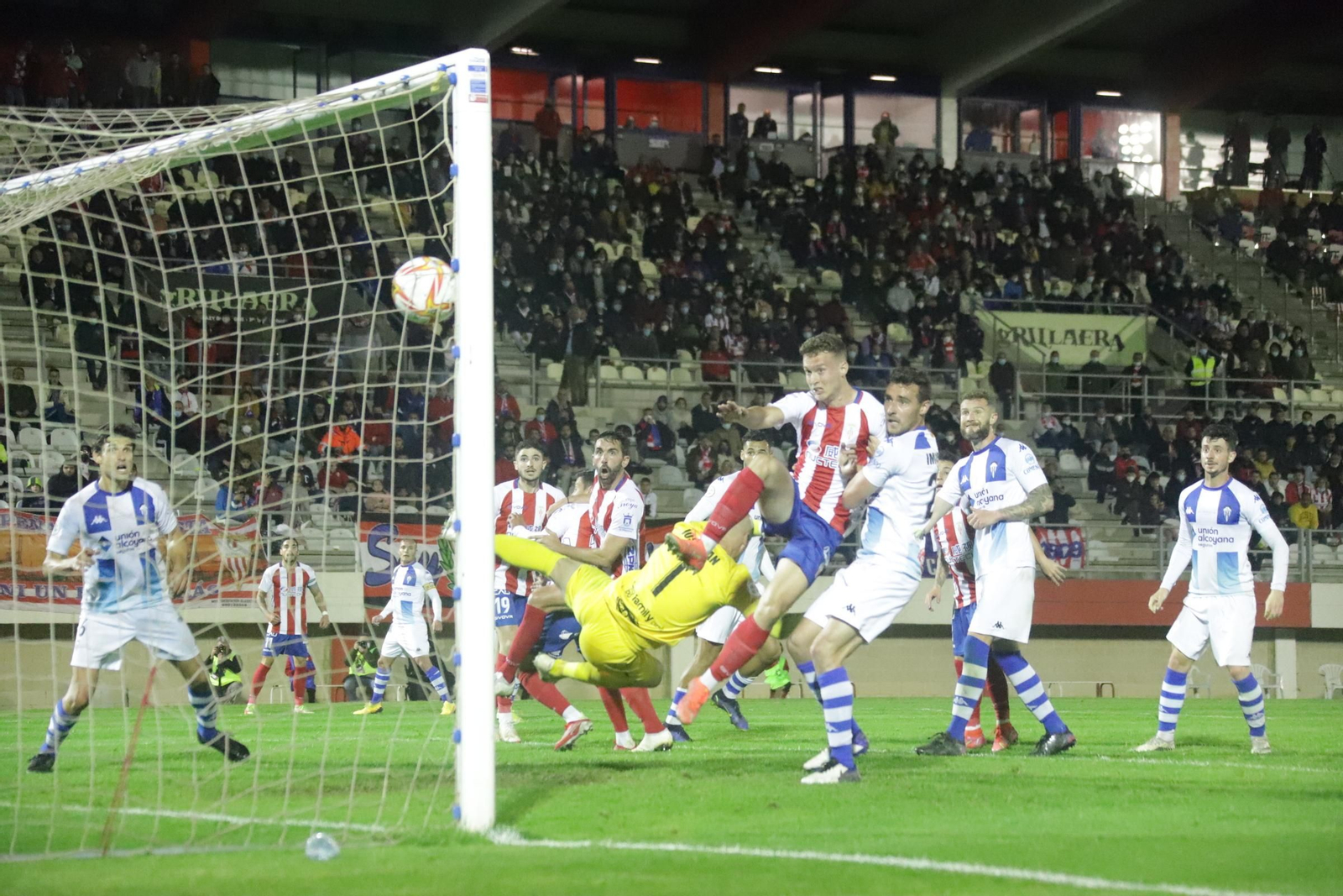 El cabezazo de Figueras que supuso el 1-1 en el minuto 88.