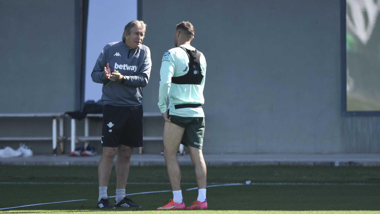 Pellegrini dialoga con Joaquín.