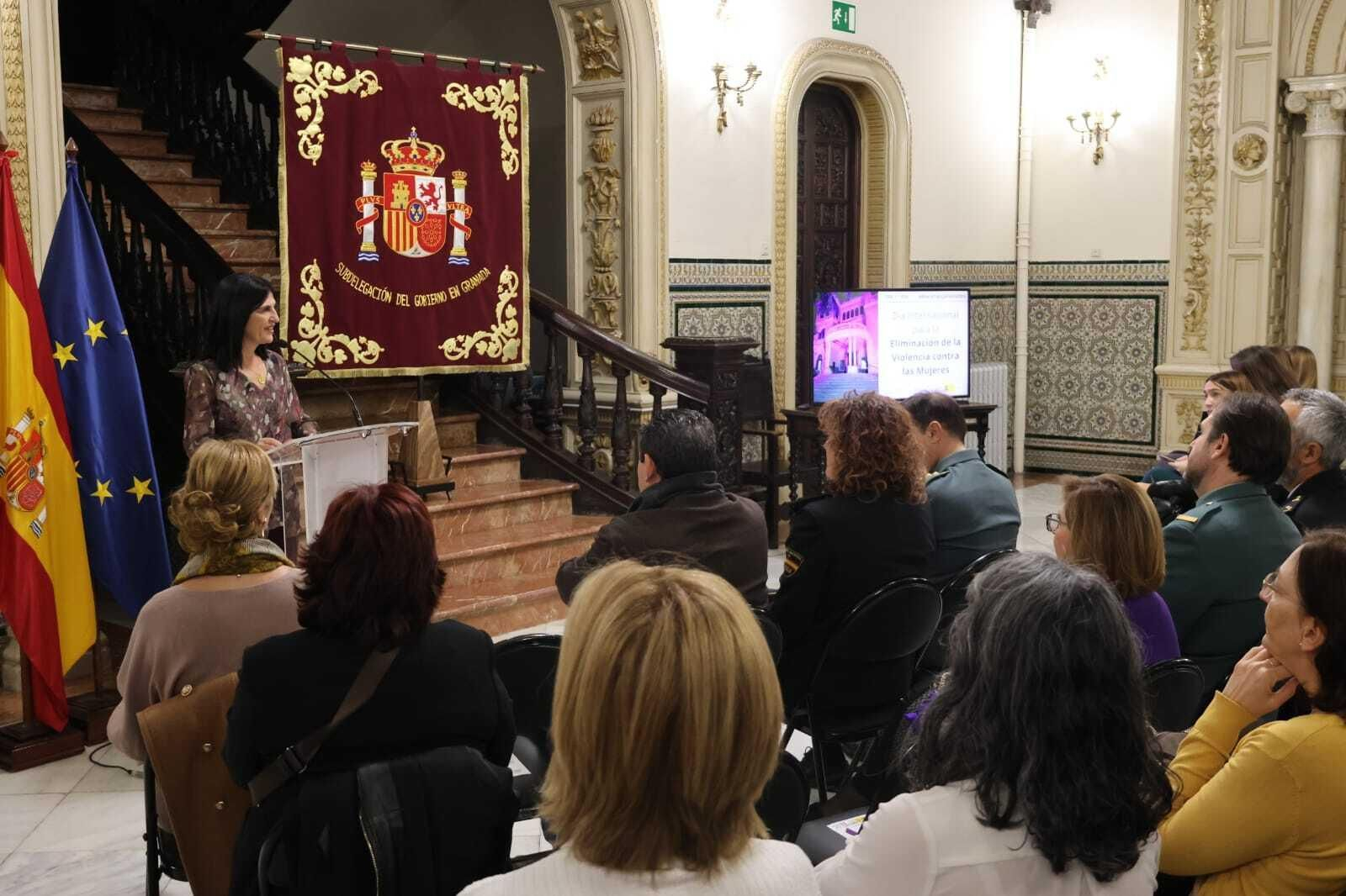 Imagen del acto contra la violencia de género celebrado este viernes en la Subdelegación de Gobierno Imagen del acto contra la violencia de género celebrado este viernes en la Subdelegación de Gobierno