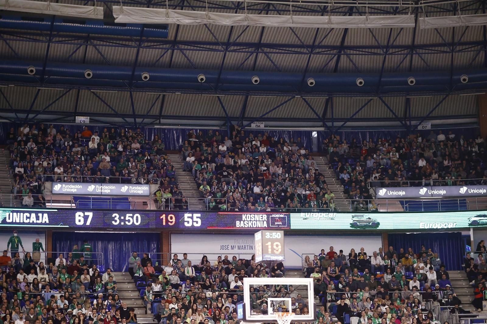 Búscate en las gradas del Carpena durante el Unicaja - Baskonia