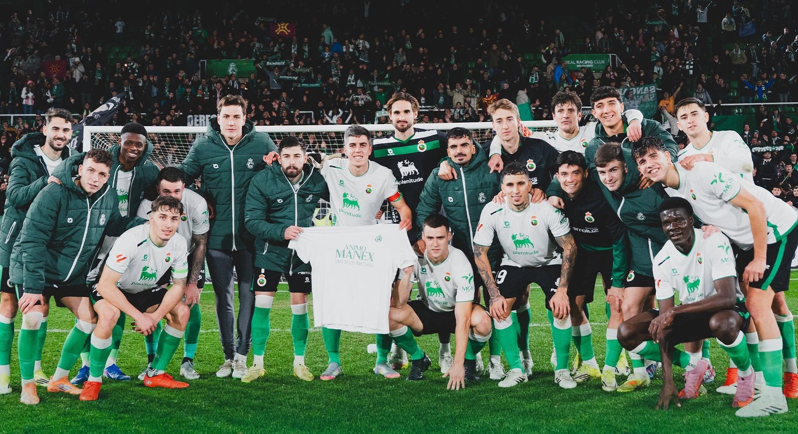 Jugadores del Racing tras la victoria contra el MIrandés.