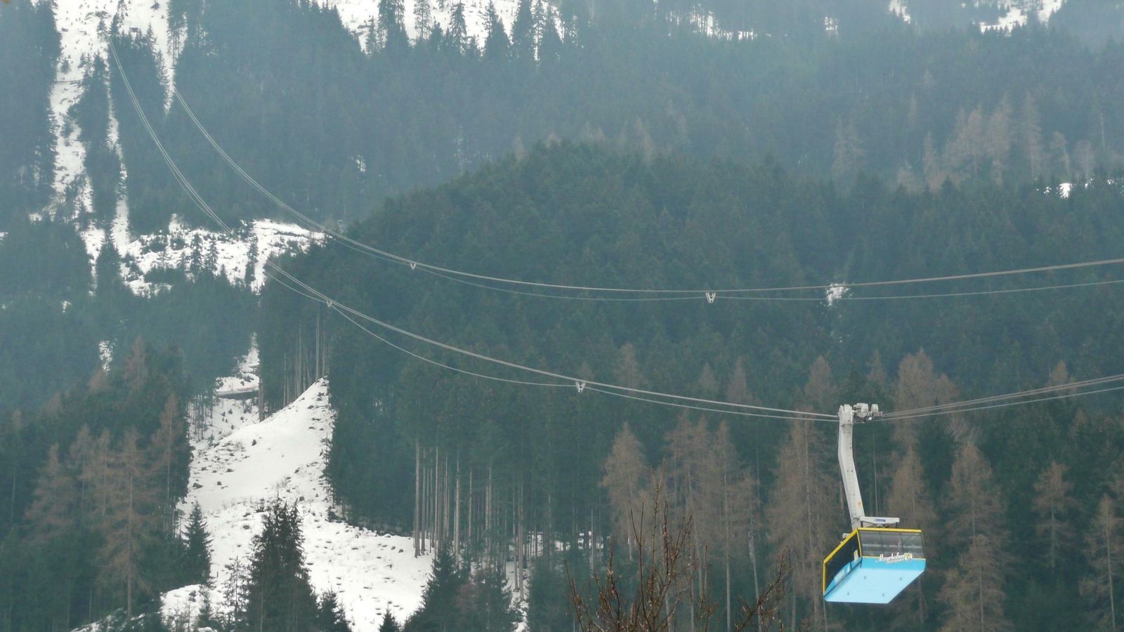 El teleférico de Mayrhofen a la estación de Ahorn es el que se propone instalar en Granada