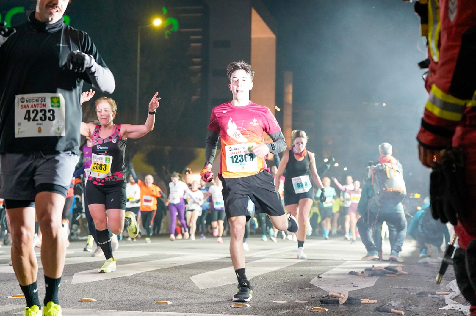 En imágenes: búscate en tu llegada a meta de la Carrera de San Antón 2026 (13)