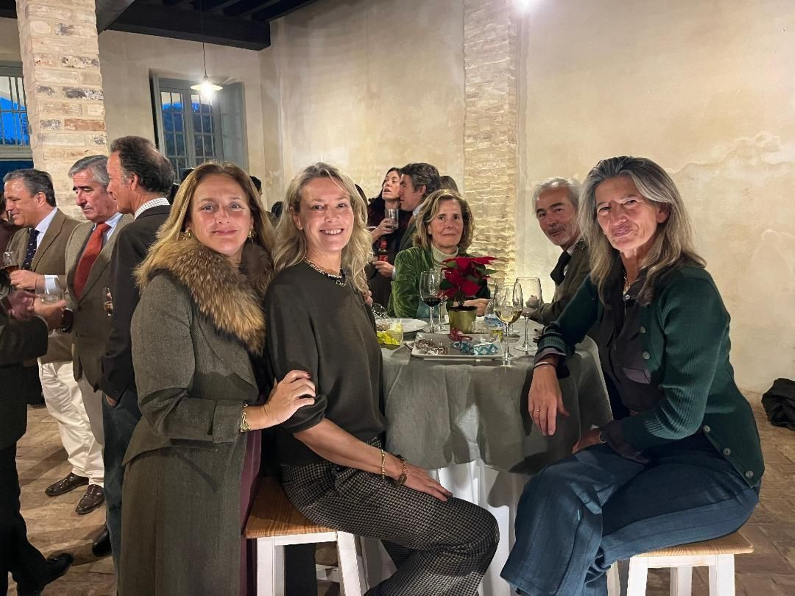 Rocío O’Neale, Maise Martí, Belén de Santiago, Jaime Barón y Danuxia Enciso, disfrutando del espectáculo. Rocío O’Neale, Maise Martí, Belén de Santiago, Jaime Barón y Danuxia Enciso, disfrutando del espectáculo.