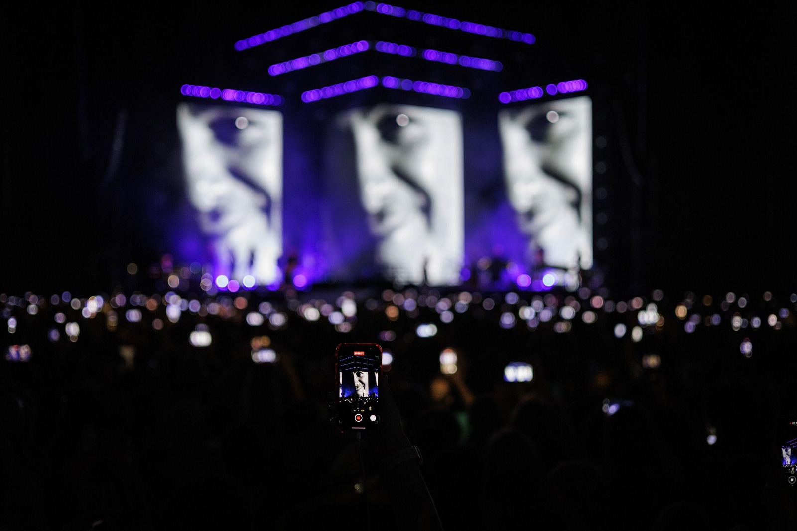 Búscate entre nuestras imágenes del concierto de Alejandro Sanz en Cádiz