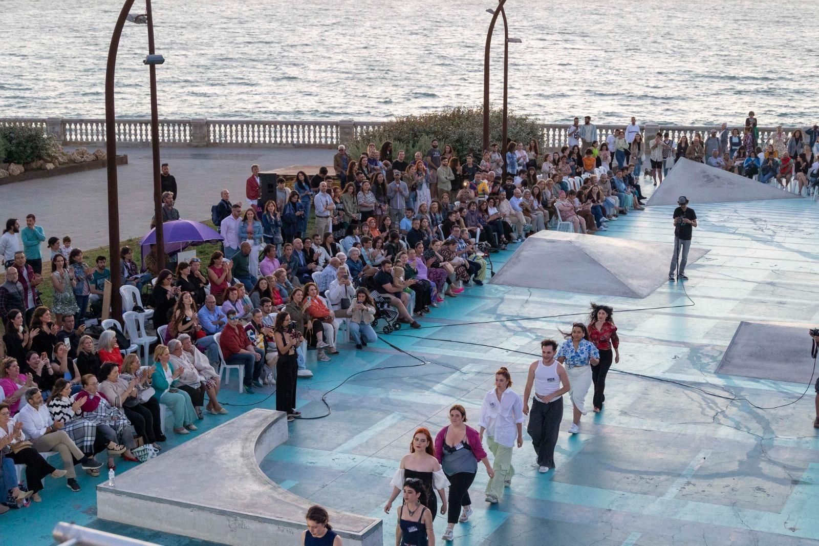 Imágenes  del LUX Fashion Show de la Escuela de Arte de Cádiz