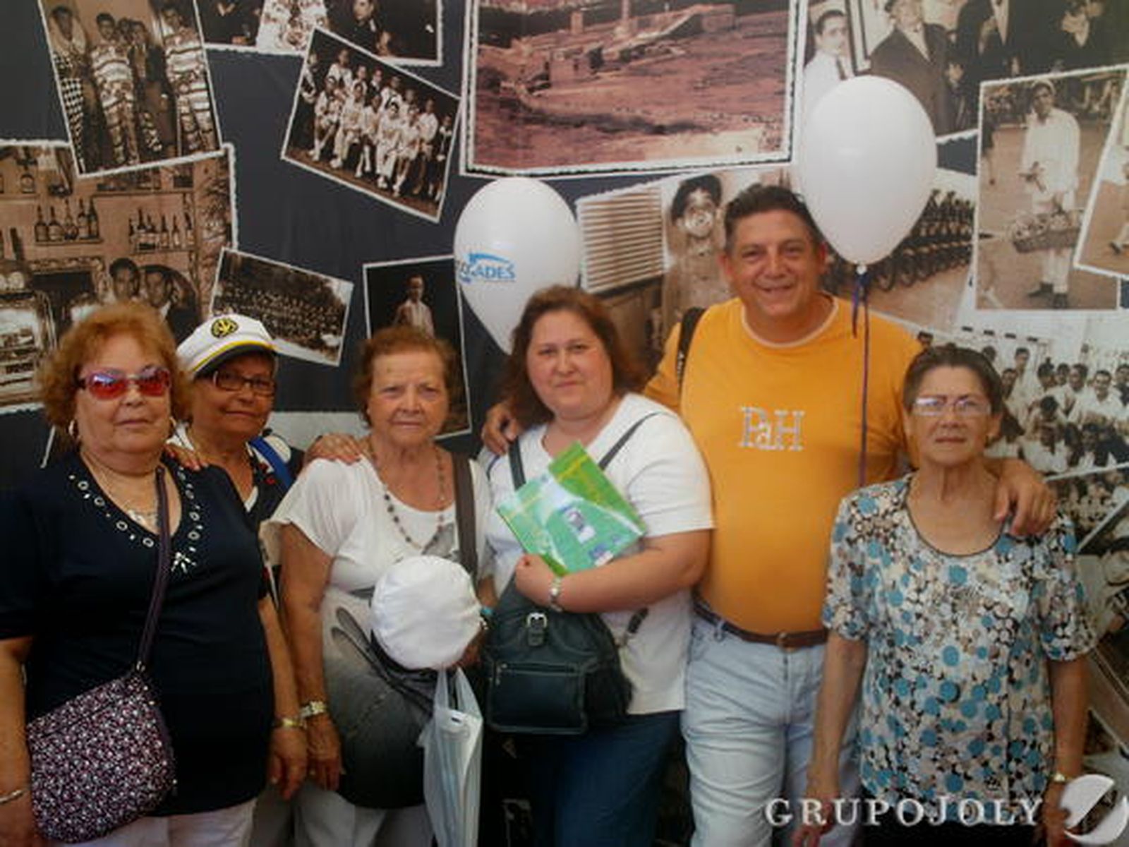 ¿Has pasado por el stand de Diario de Cádiz en la Gran Regata? ¡búscate en nuestra galería!