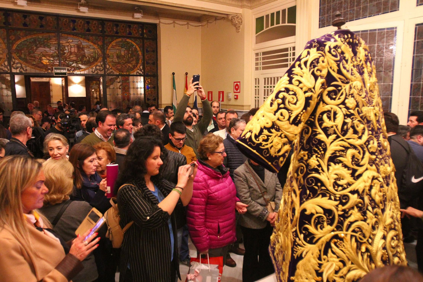 Presentación de la nueva túnica del Nazareno