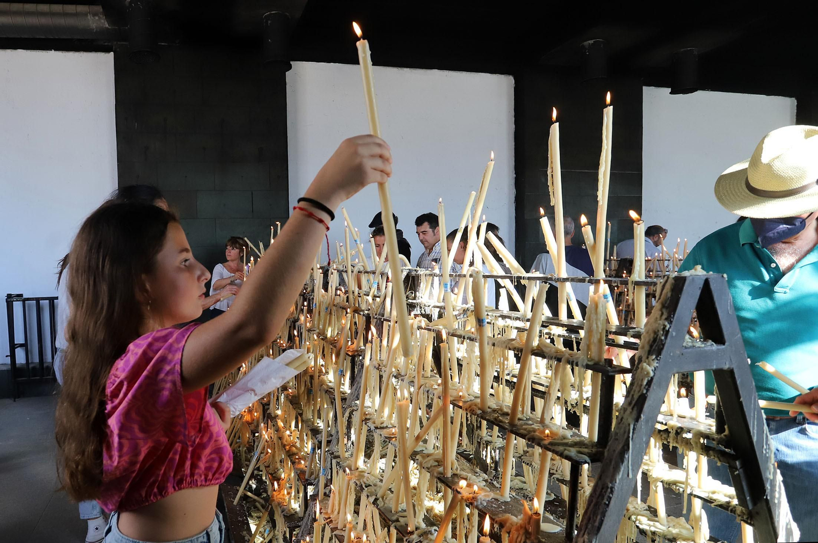 Ambiente en la aldea del Rocío previo a la llegada de las Hermandades, en imágenes