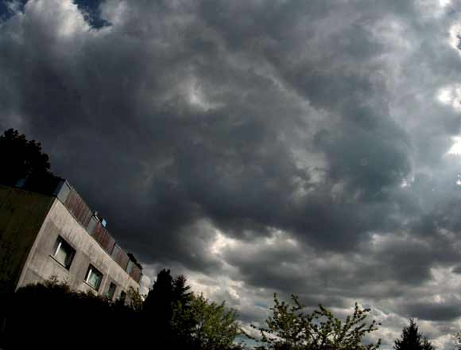 Elisabeth Fritzl exculpa a su madre de los abusos