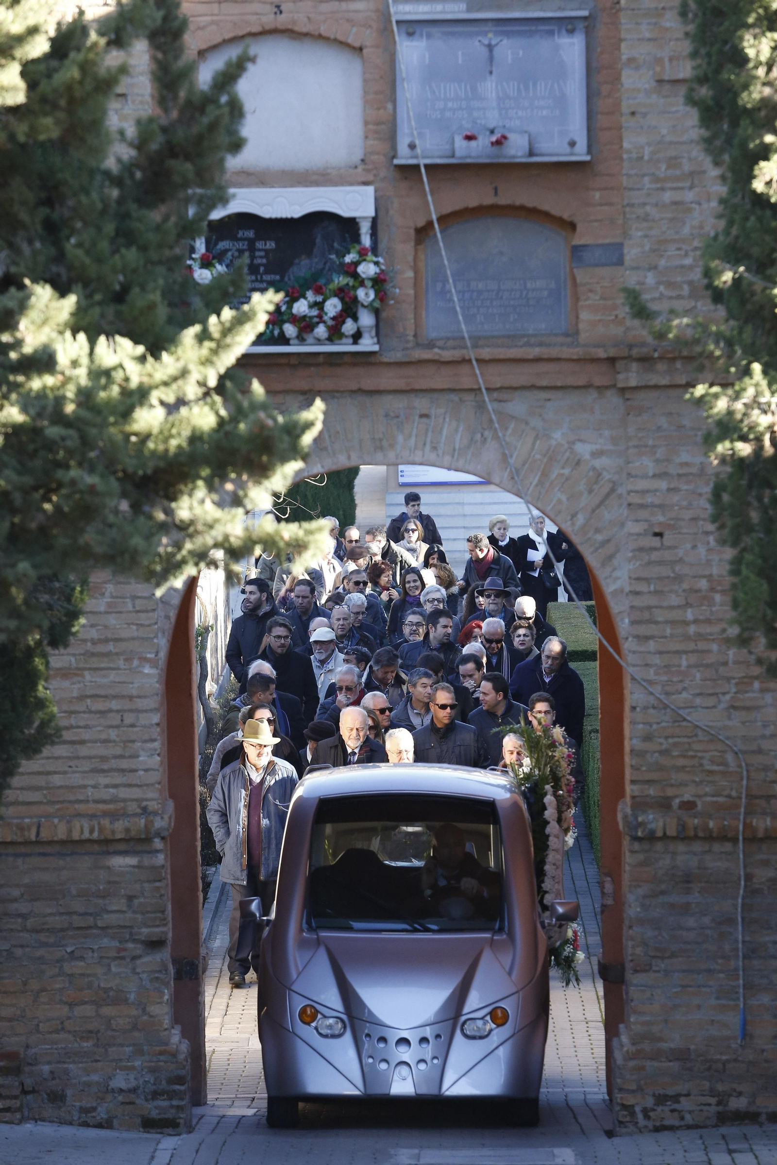 El mundo de la cultura se une en el último adiós a Juan de Loxa