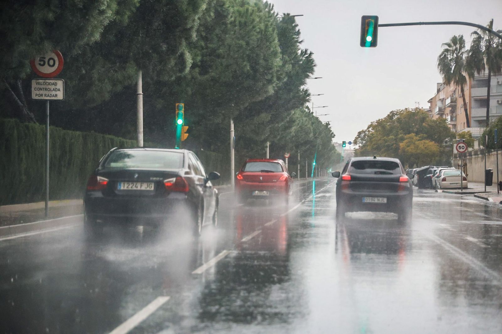 Fotografías de ambiente de frío y lluvia en la ciudad