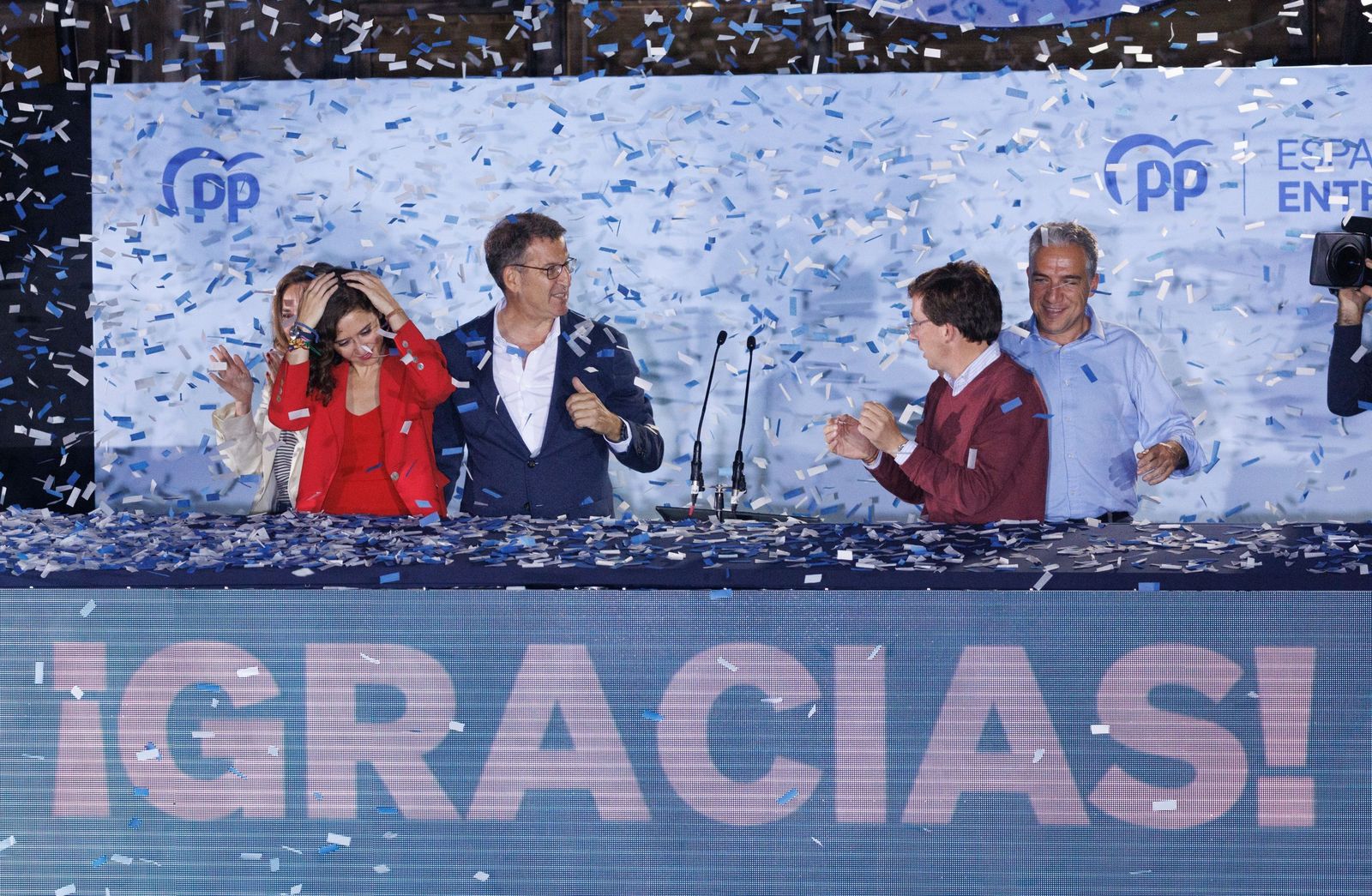 Elías Bendodo, en el balcón de Génova el pasado domingo.