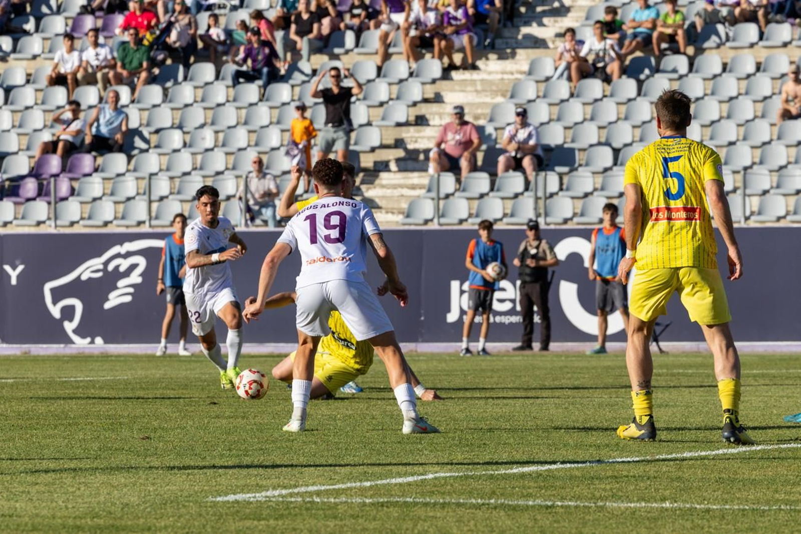 Las mejores imágenes del Real Jaén - CD Huétor Tájar Las mejores imágenes del Real Jaén - CD Huétor Tájar