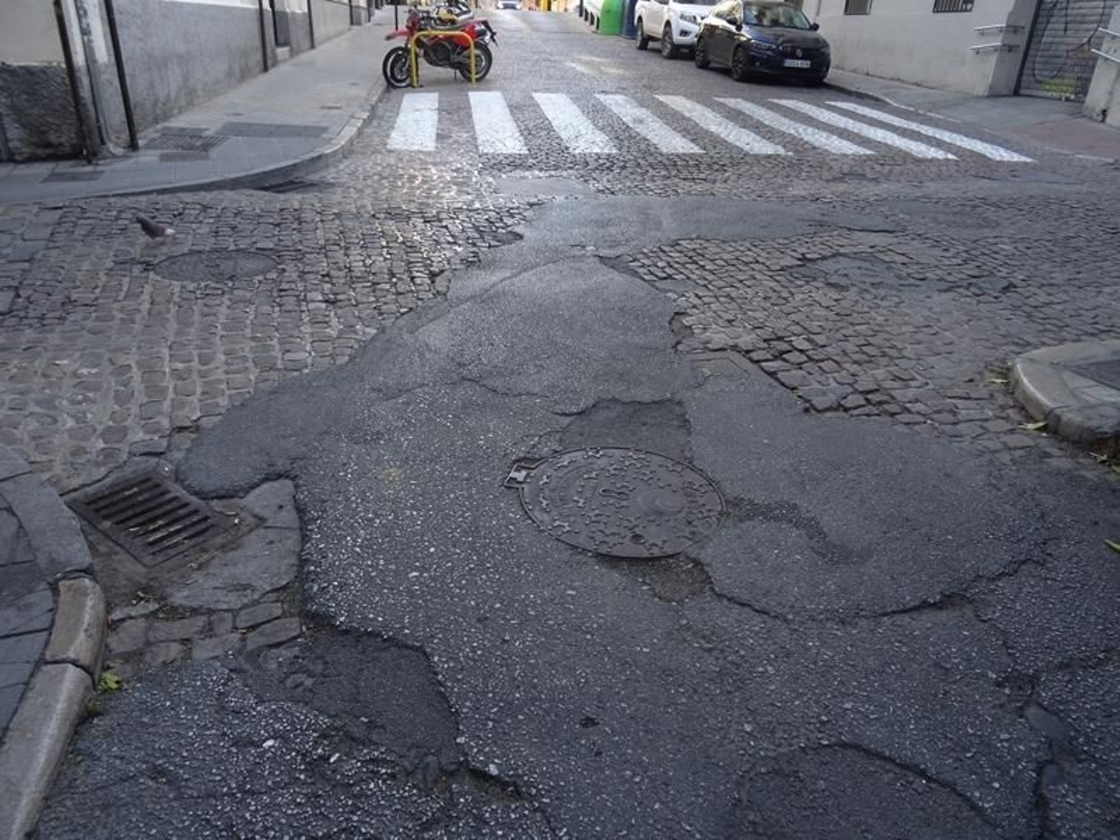El pavimento histórico de Granada