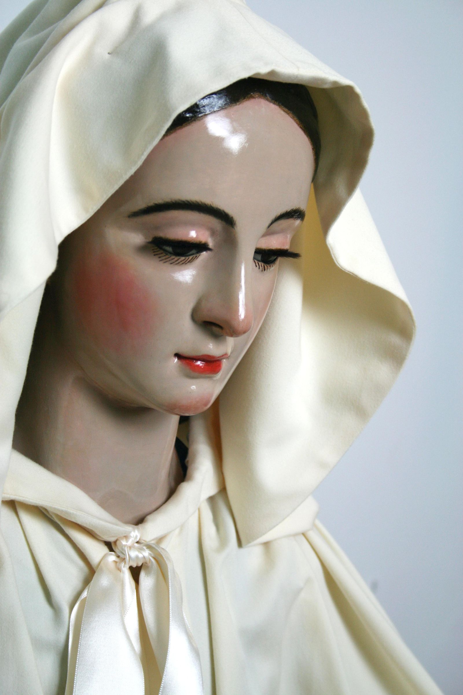 Nuevo aspecto de la Virgen de la Merced tras la intervención.