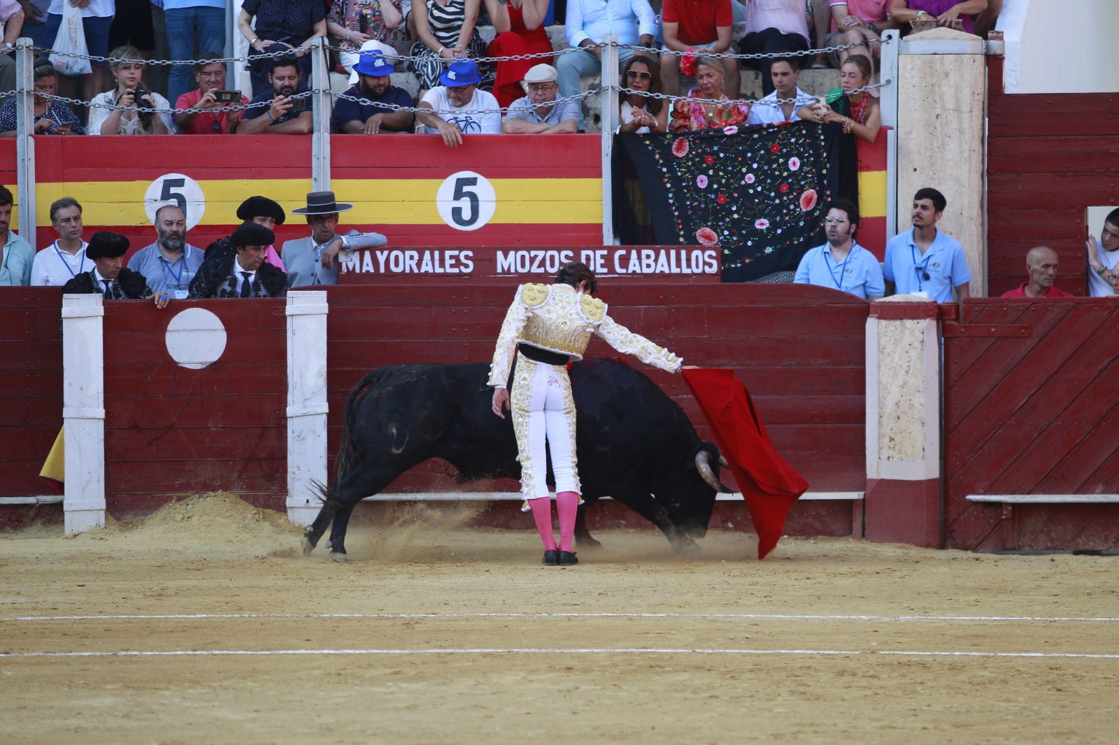 Imágenes del triunfo del torero almeriense Jorge Martínez el día de su alternativa